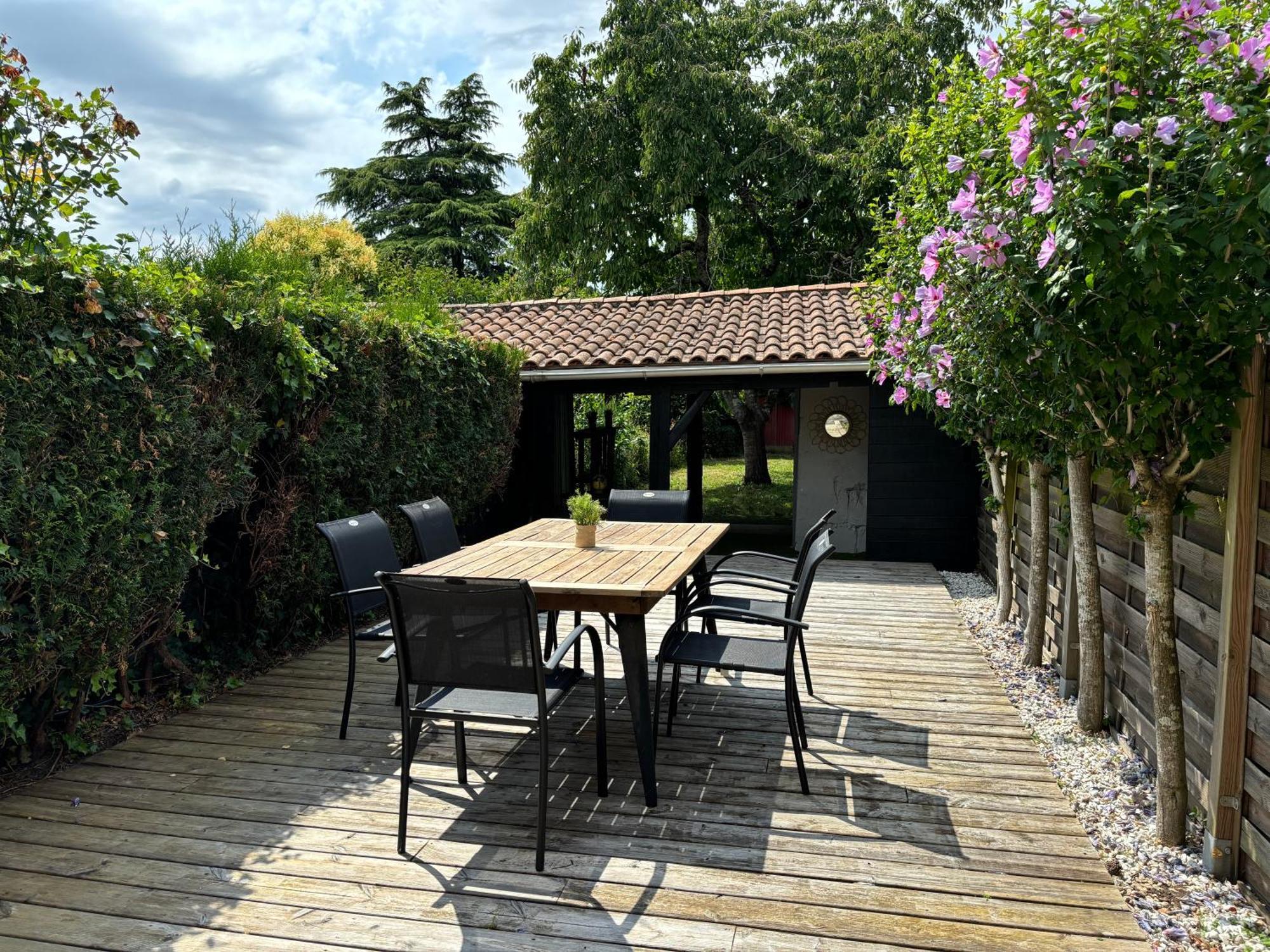 La Maison Du Parc, Charme Et Tranquillite Appartement Niort Buitenkant foto