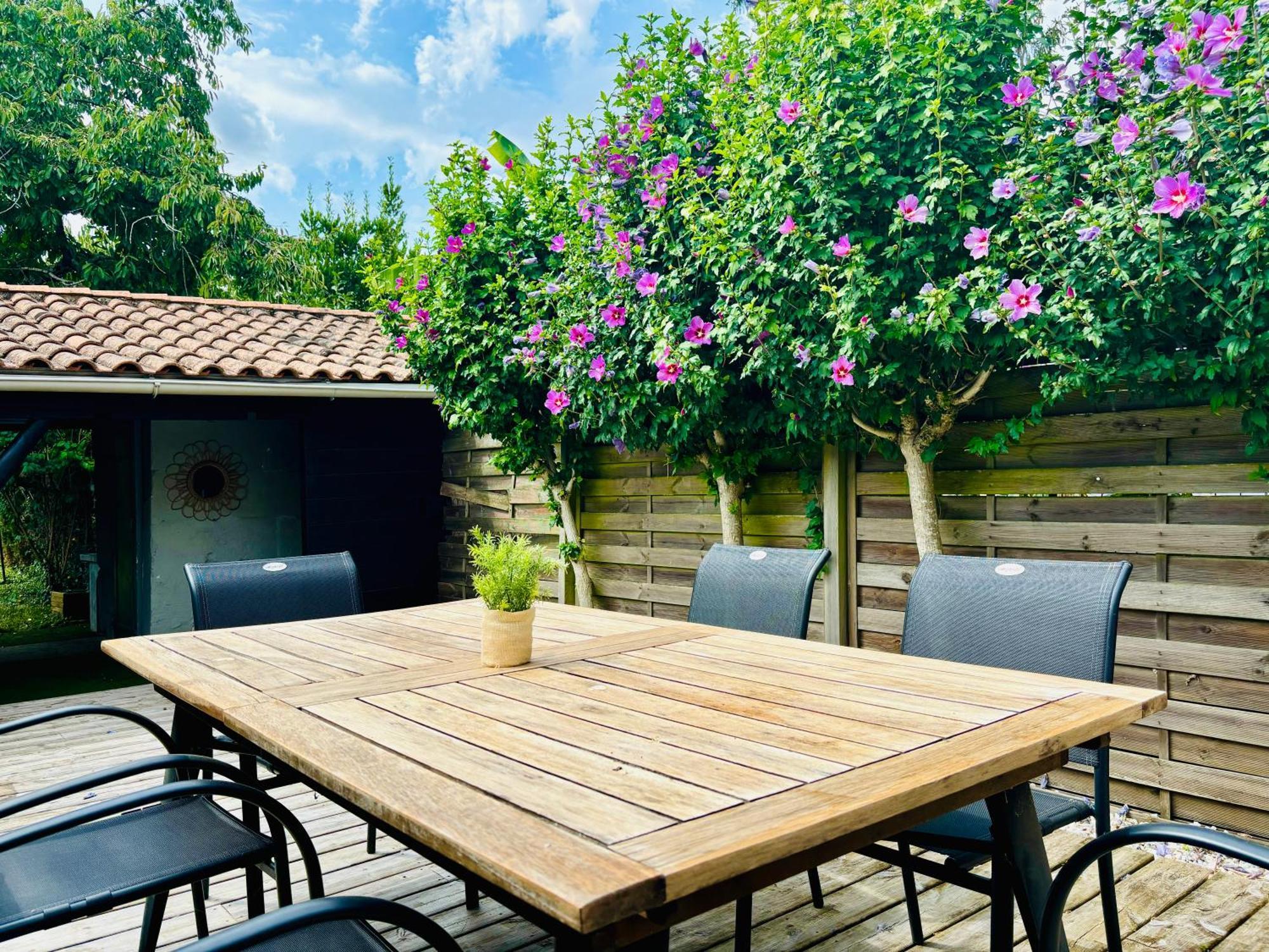 La Maison Du Parc, Charme Et Tranquillite Appartement Niort Buitenkant foto