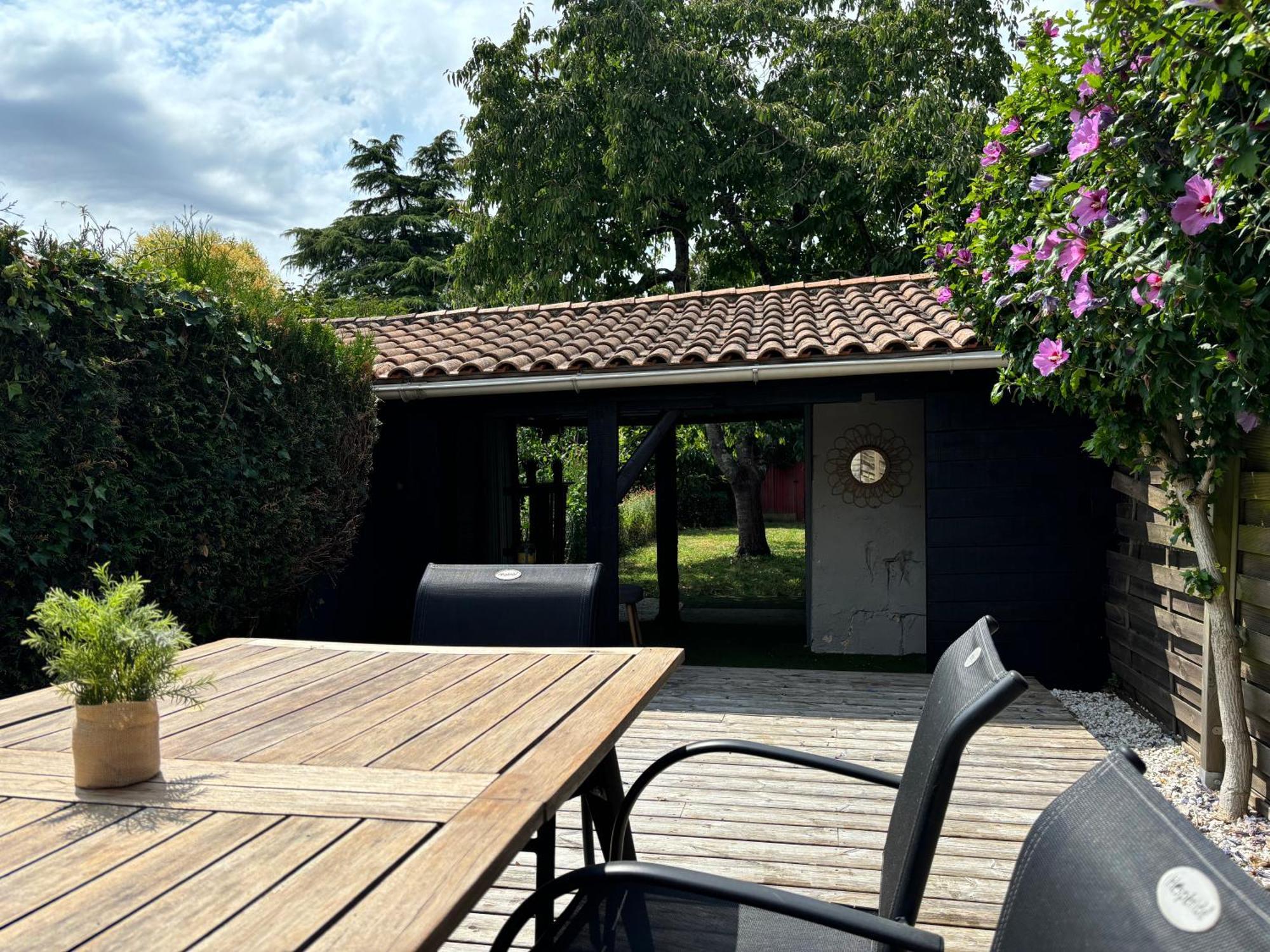 La Maison Du Parc, Charme Et Tranquillite Appartement Niort Buitenkant foto